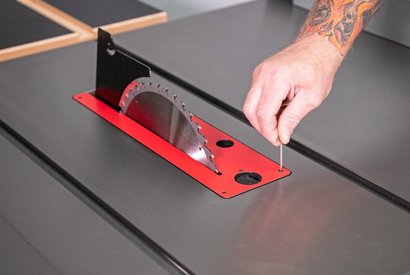Zero clearance throat plate